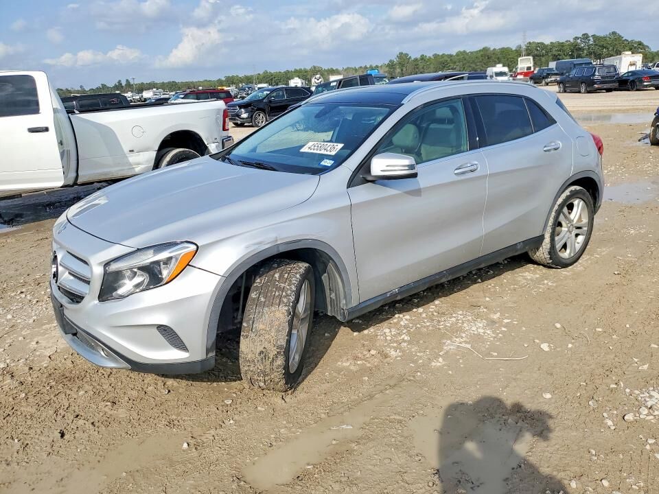 2015 MERCEDES-BENZ GLA-Class