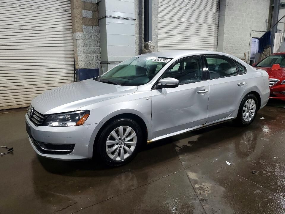 2013 VOLKSWAGEN Passat