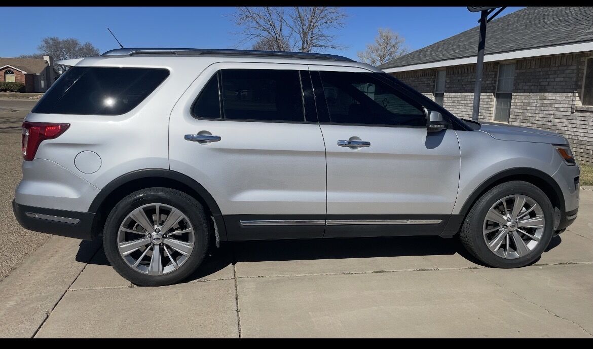 2018 FORD Explorer