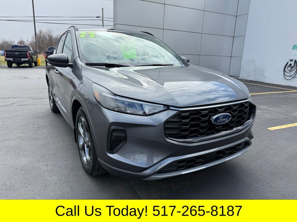2023 FORD Escape