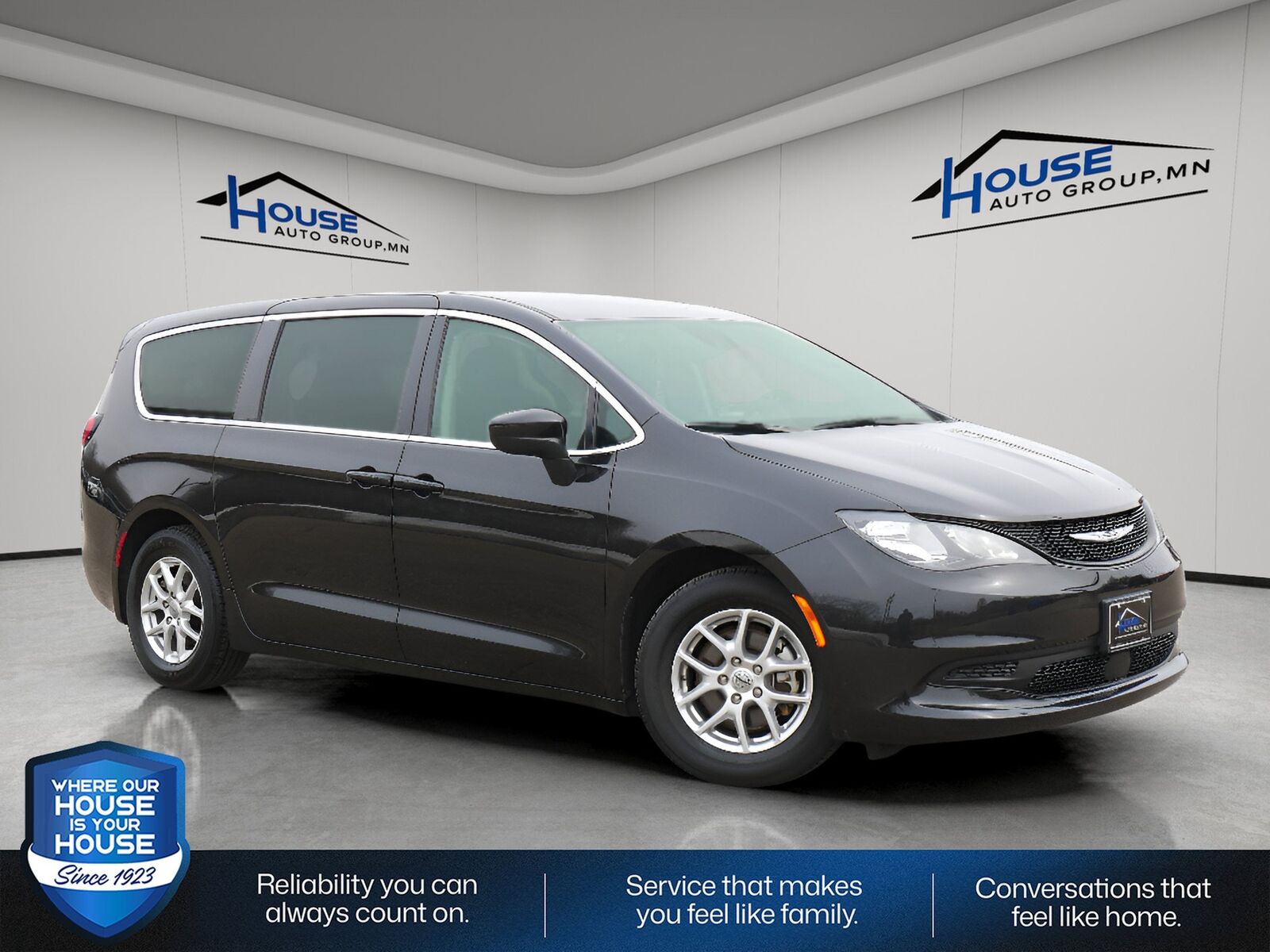 2023 CHRYSLER Voyager