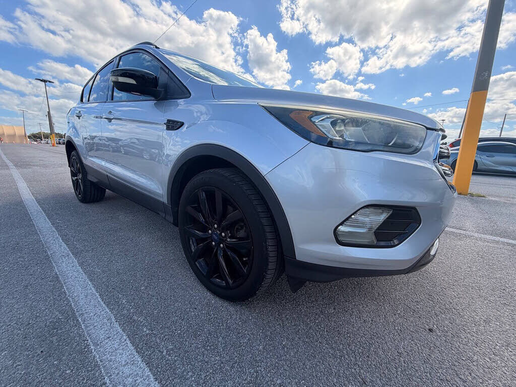 2017 FORD Escape