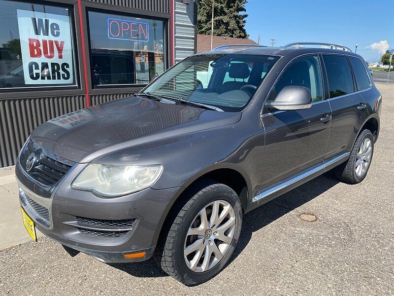 2010 VOLKSWAGEN Touareg
