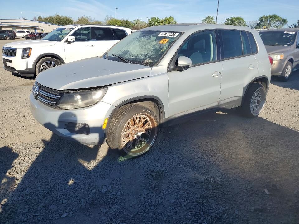 2012 VOLKSWAGEN Tiguan