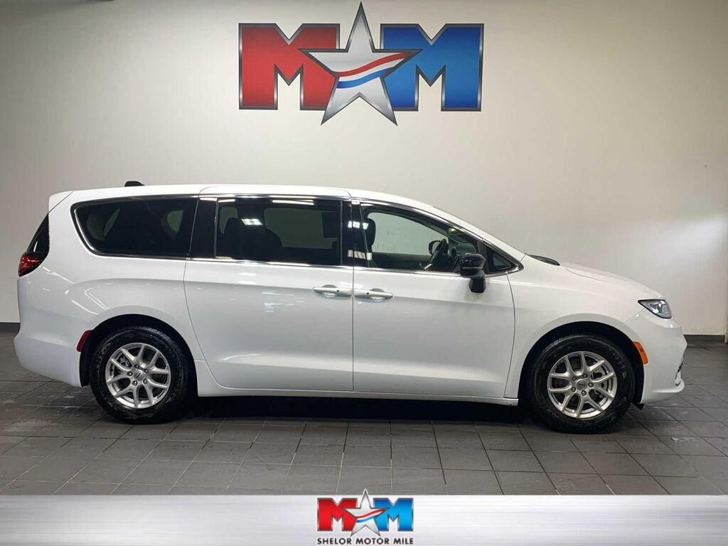 2024 CHRYSLER Pacifica