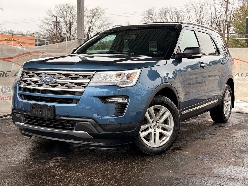 2018 FORD Explorer