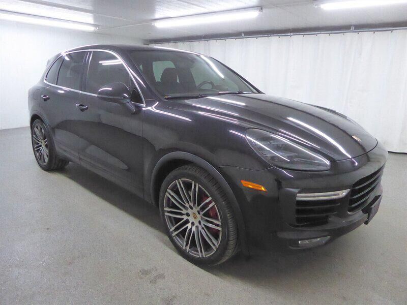 2015 PORSCHE Cayenne