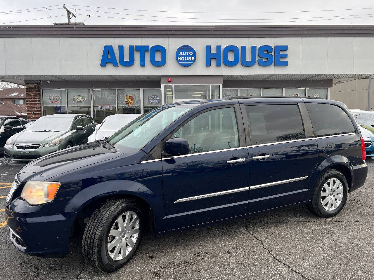 2015 CHRYSLER Town and Country