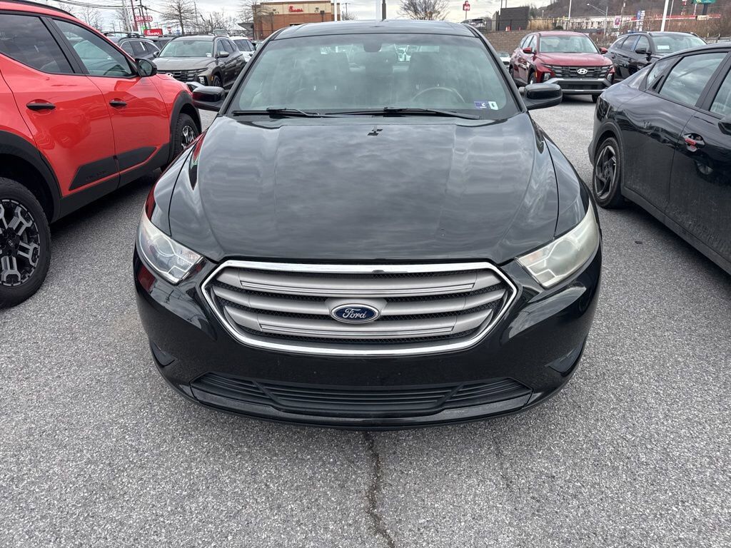 2013 FORD Taurus