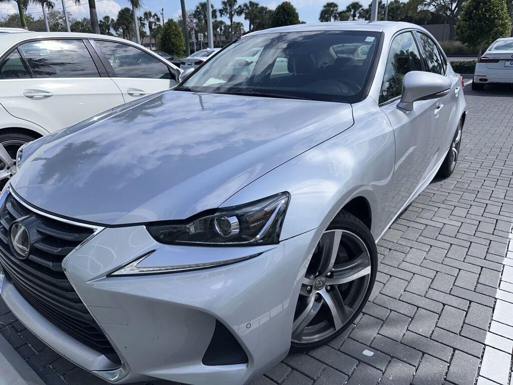 2017 LEXUS IS