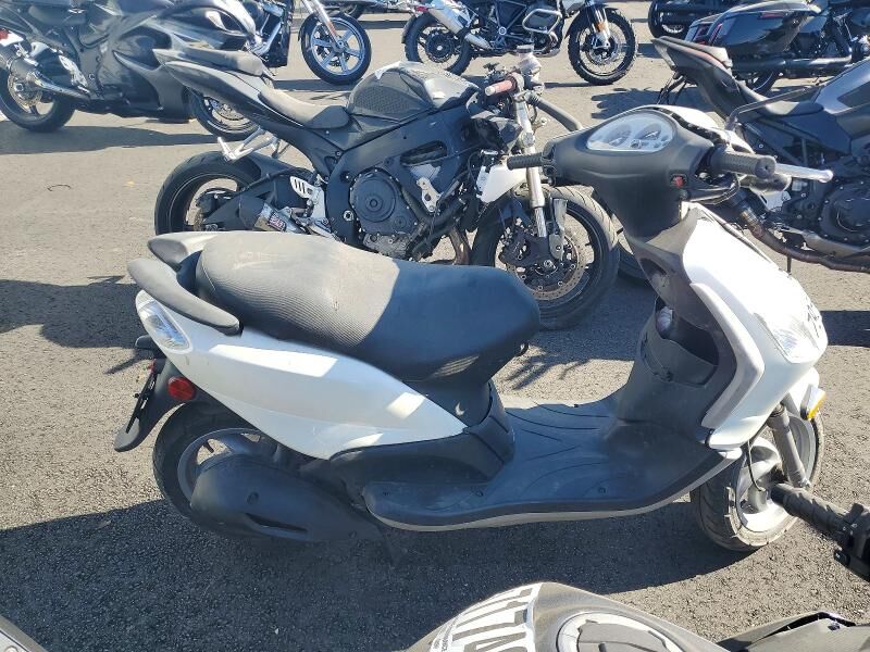 2012 PIAGGIO AND VESPA FLY