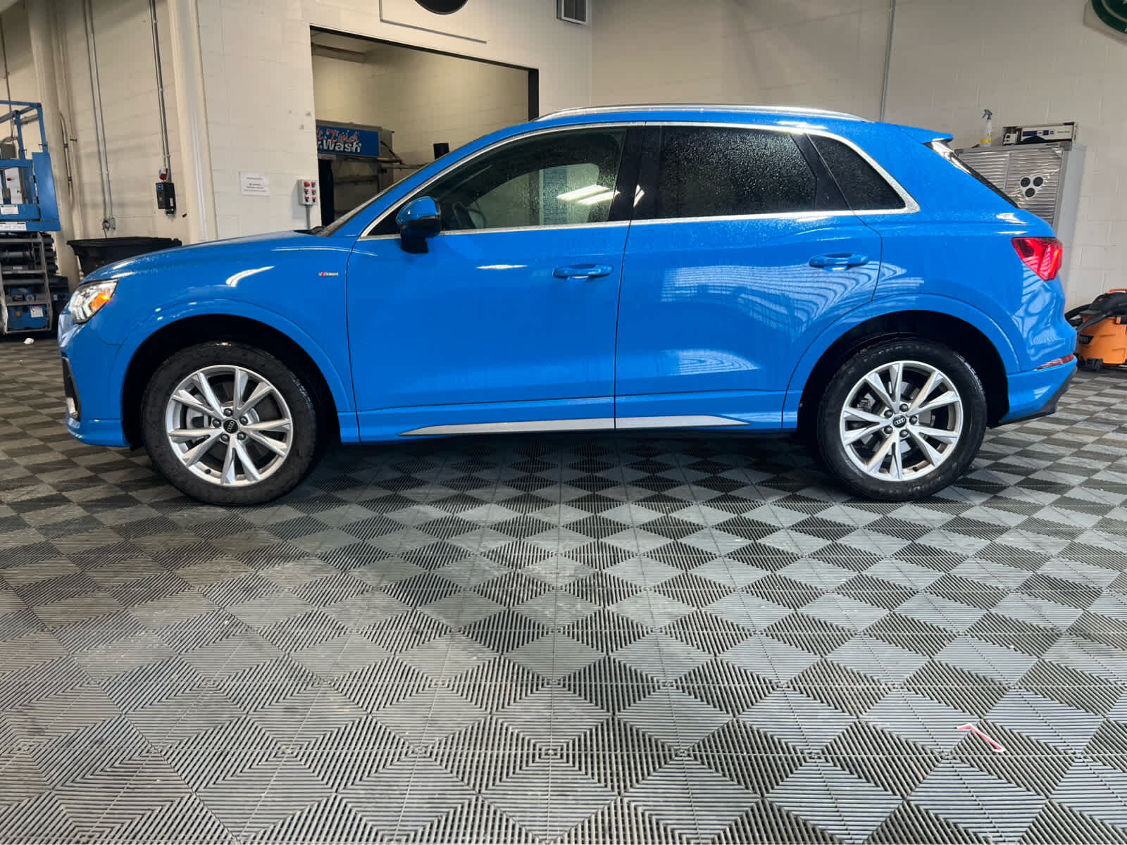 2023 AUDI Q3