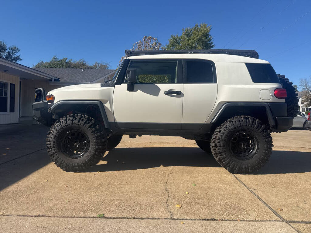 2010 TOYOTA FJ Cruiser