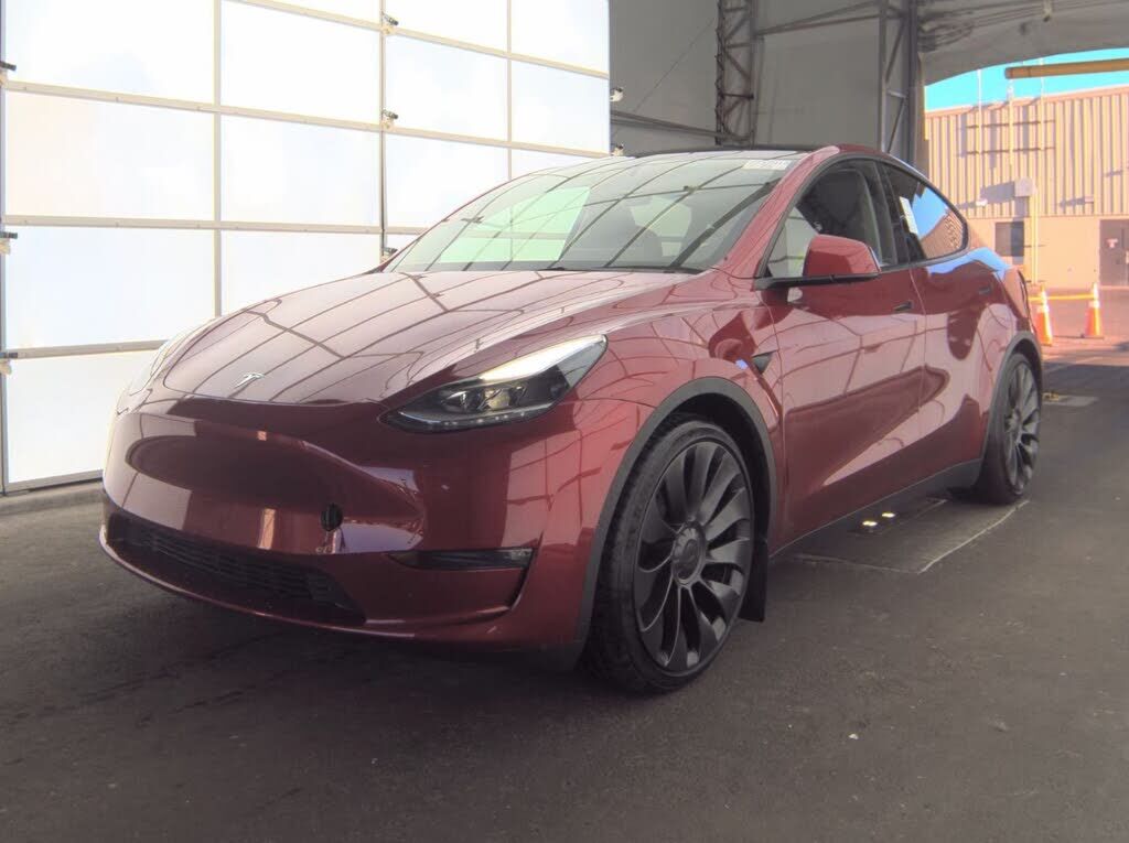 2024 TESLA Model Y