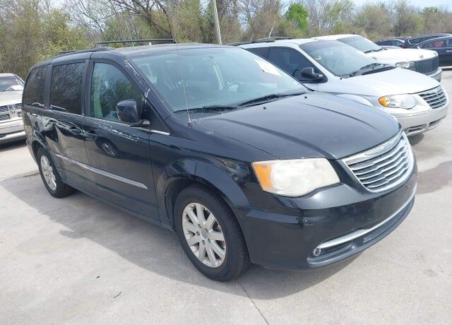 2013 CHRYSLER Town and Country