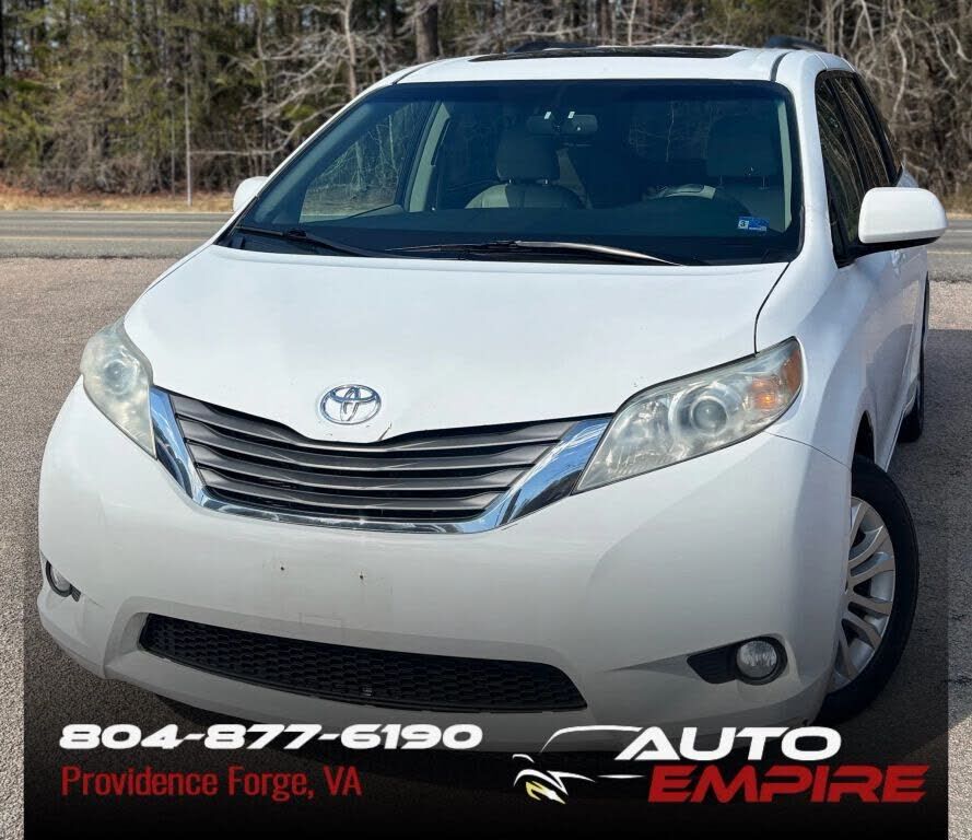 2011 TOYOTA Sienna