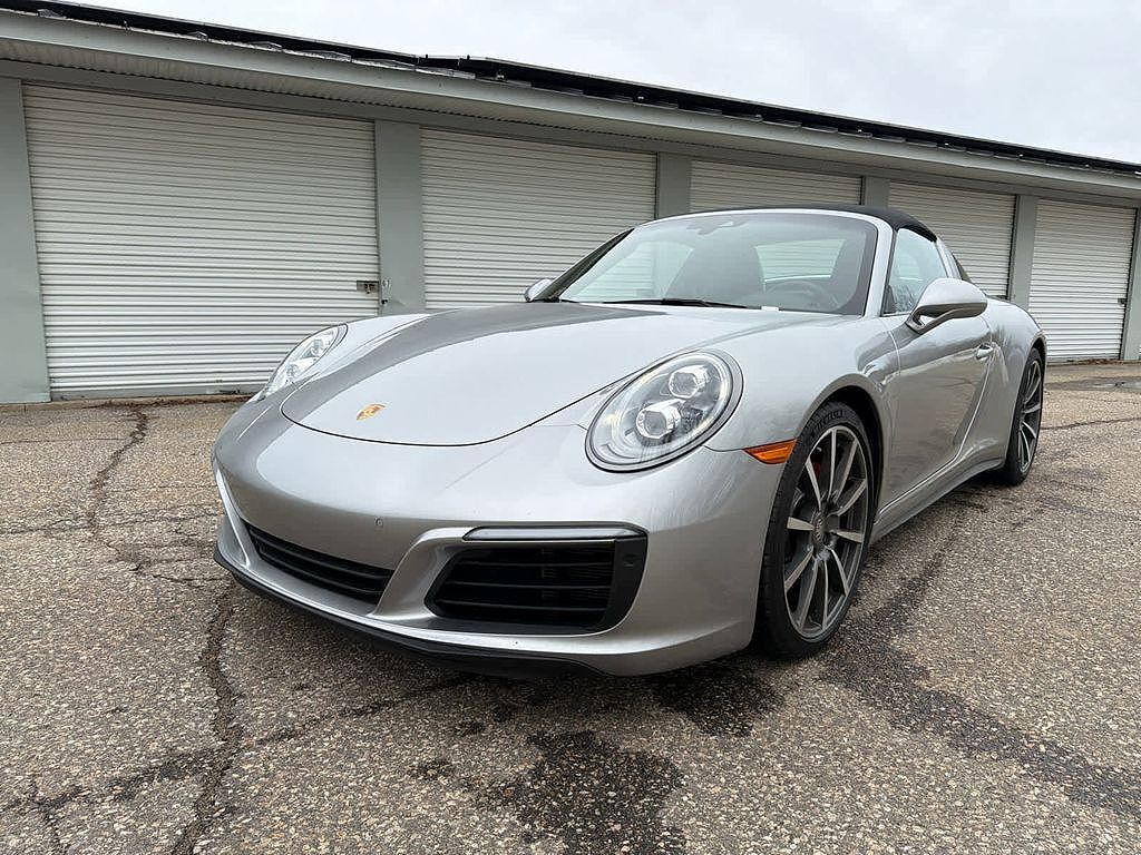 2019 PORSCHE 911
