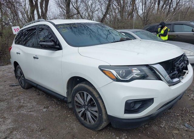 2017 NISSAN Pathfinder