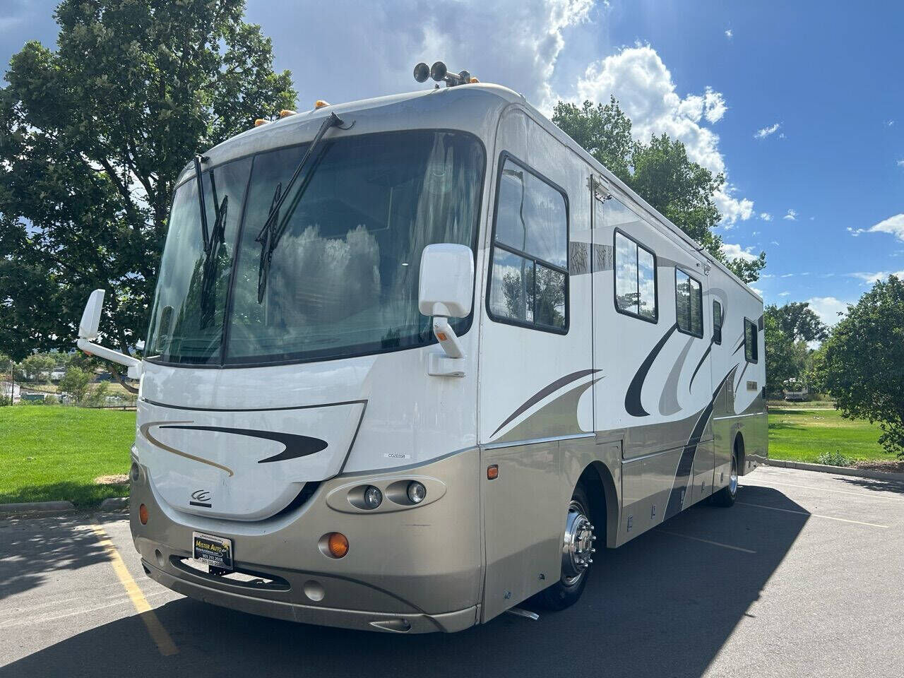 2005 FREIGHTLINER XC-S Straight Rail Rear Engine Motor Home Chassis