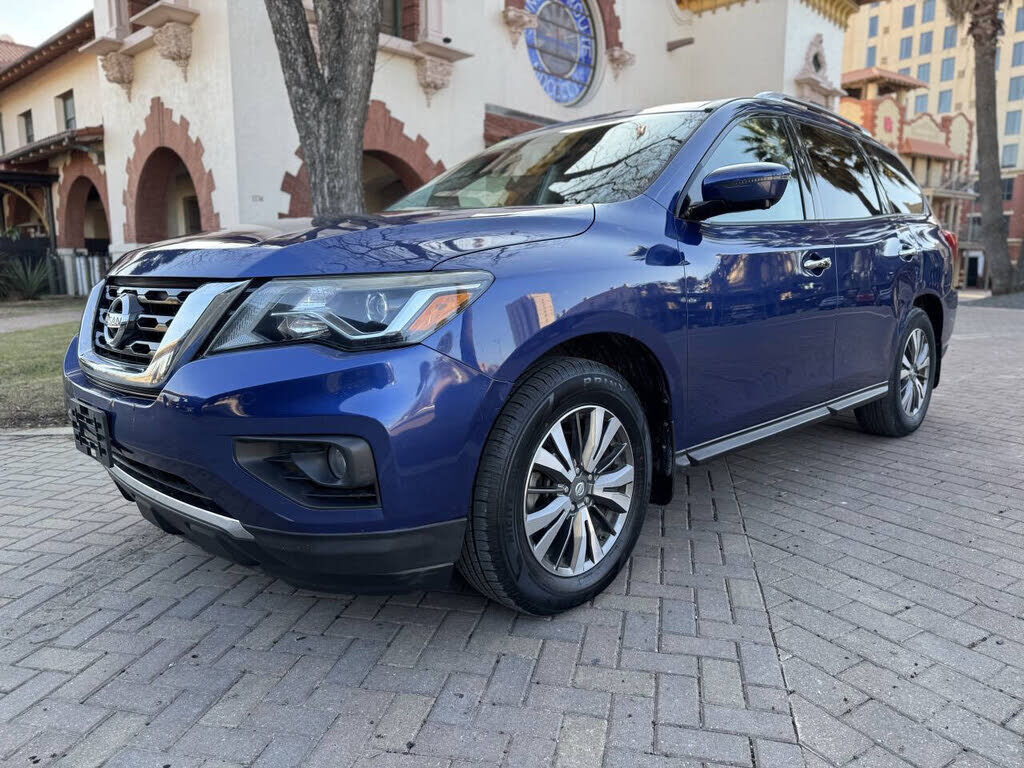 2017 NISSAN Pathfinder