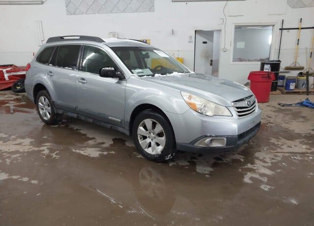 2012 SUBARU Outback
