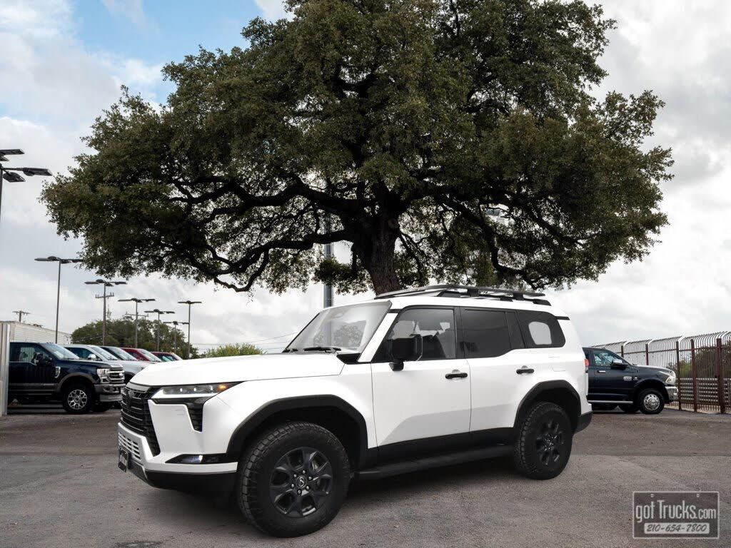 2024 LEXUS GX