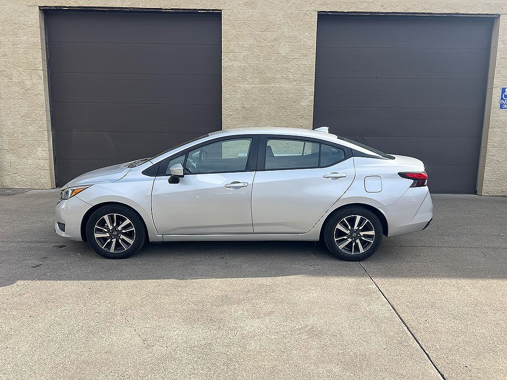 2025 NISSAN Versa