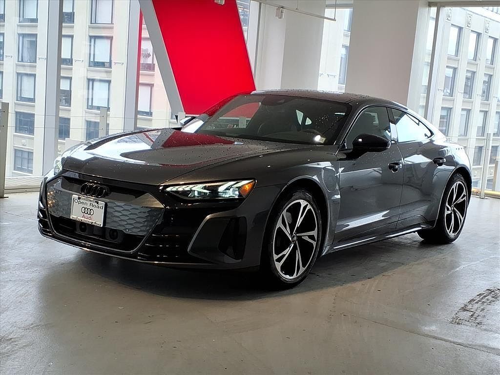 2024 AUDI e-tron GT