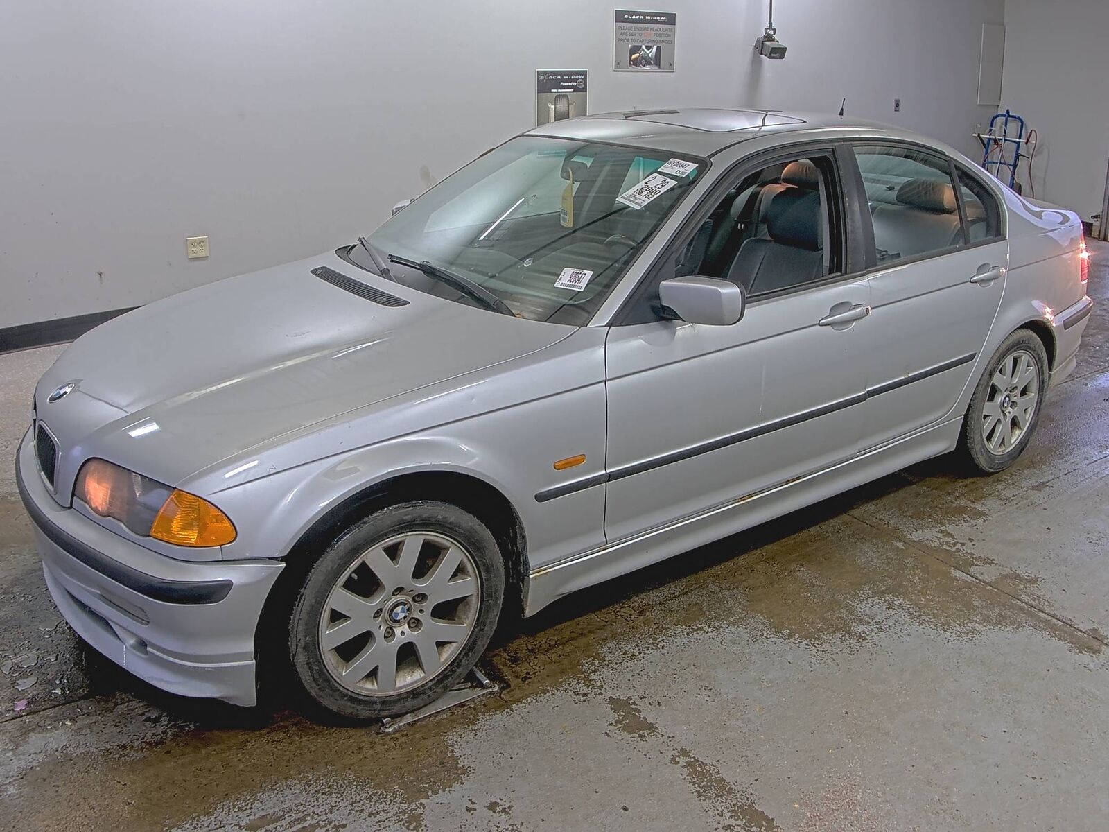 BMW 323i