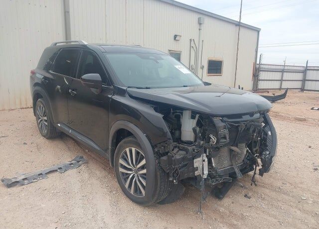 2022 NISSAN Pathfinder