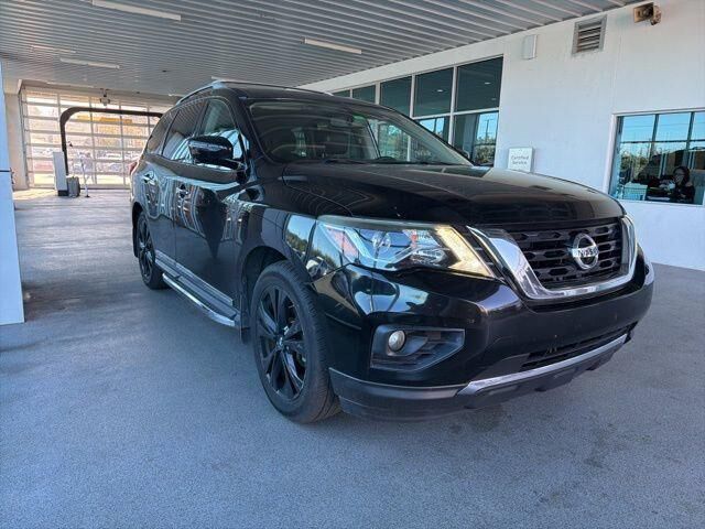 2017 NISSAN Pathfinder