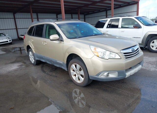 2010 SUBARU Outback