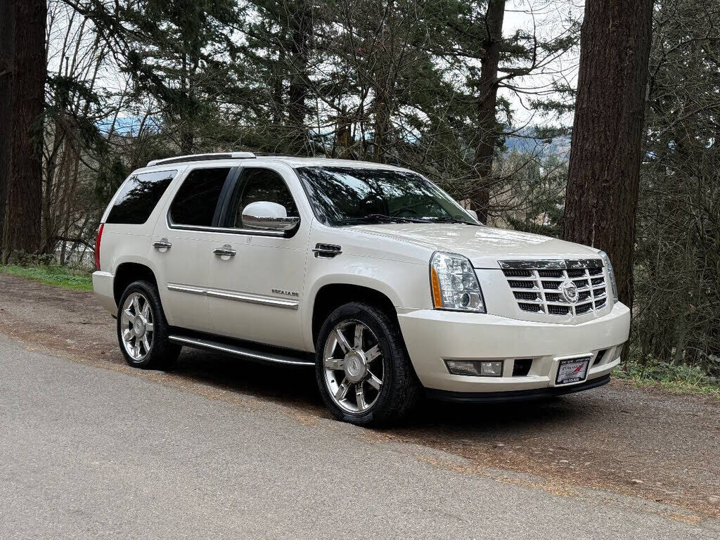 2011 CADILLAC Escalade