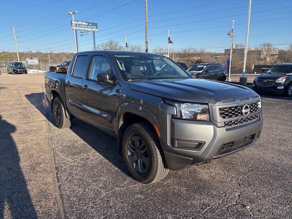 2025 NISSAN Frontier