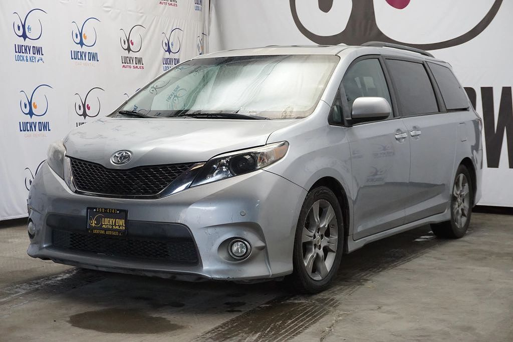 2014 TOYOTA Sienna