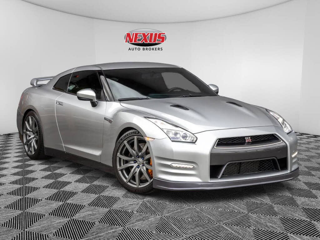 2016 NISSAN GT-R