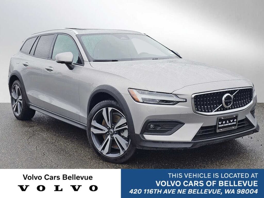 2025 VOLVO V60CC
