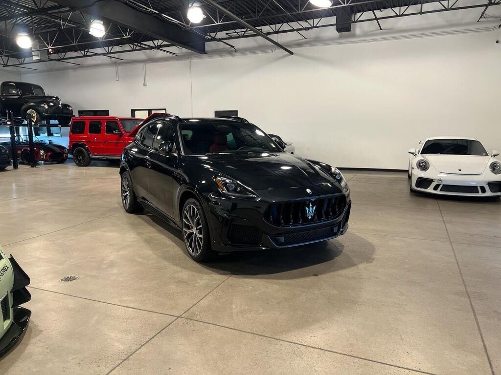 2024 MASERATI Grecale