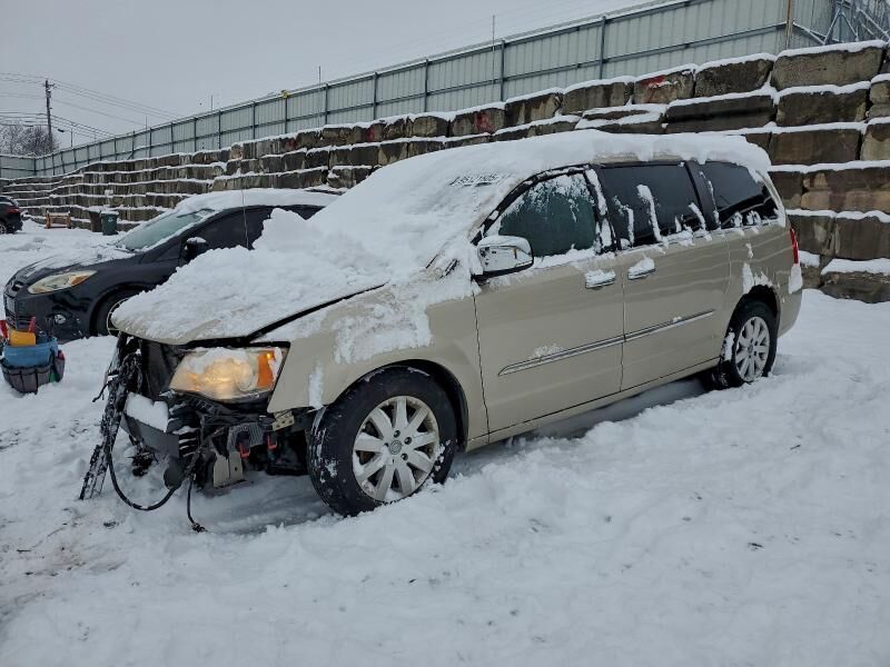 2012 CHRYSLER Town and Country
