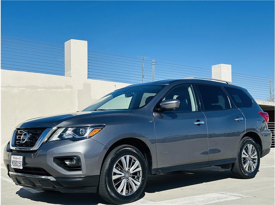 2020 NISSAN Pathfinder