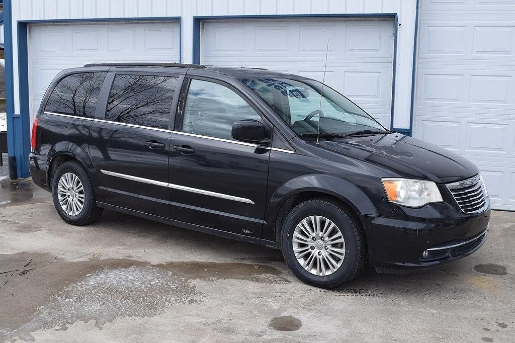2015 CHRYSLER Town and Country