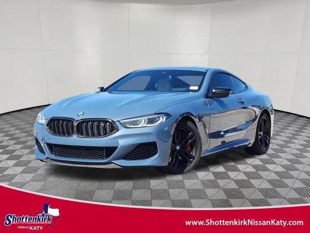 2022 BMW M8