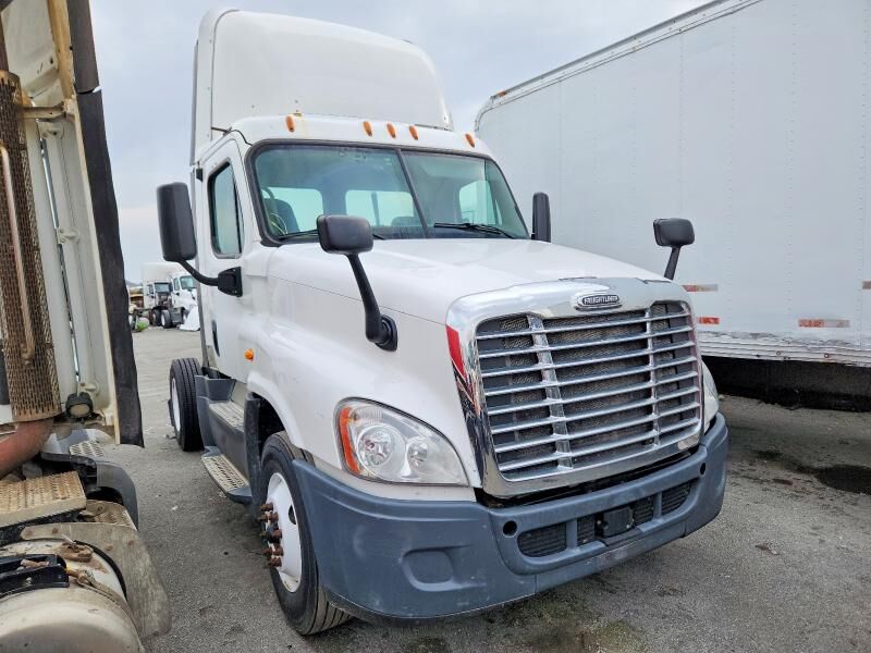 2016 FREIGHTLINER Cascadia
