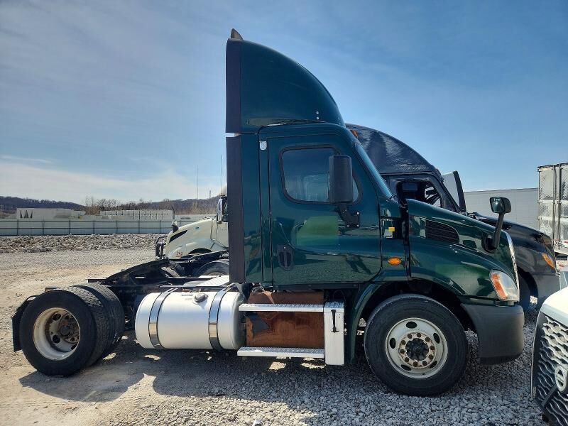 2016 FREIGHTLINER Cascadia