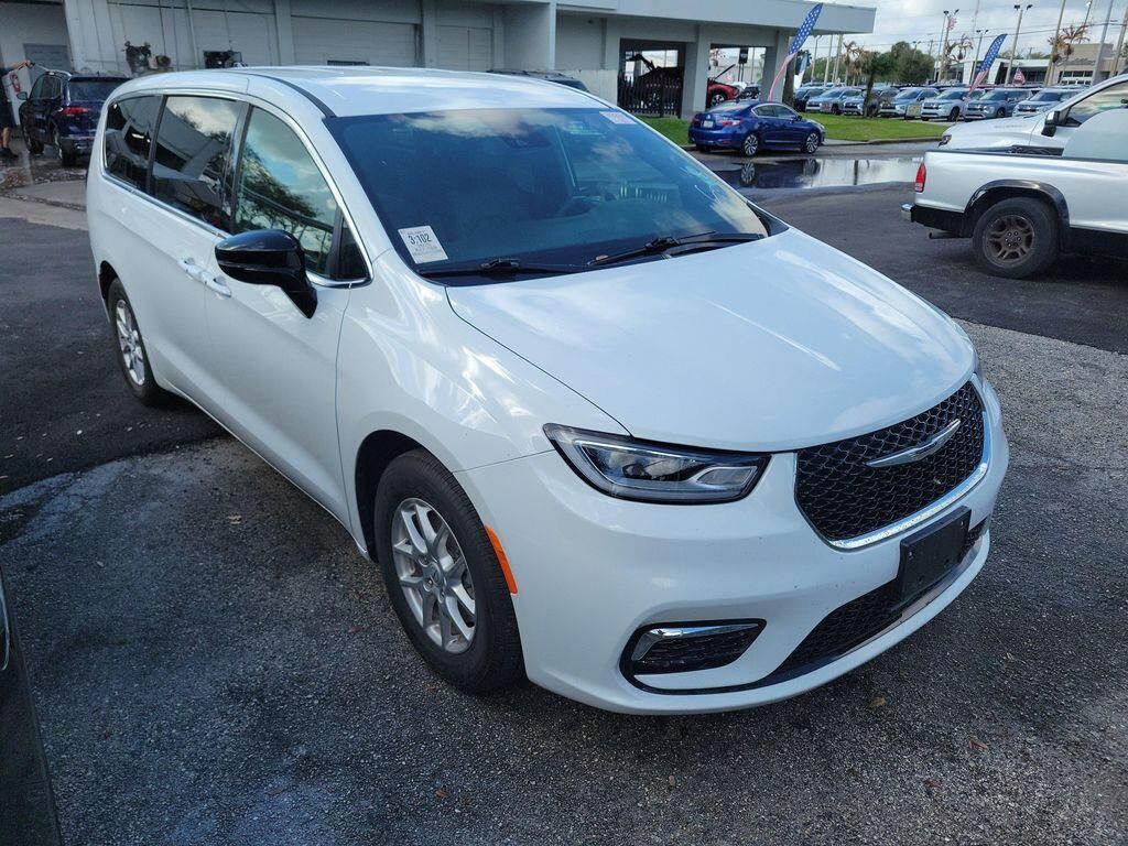 2025 CHRYSLER Pacifica