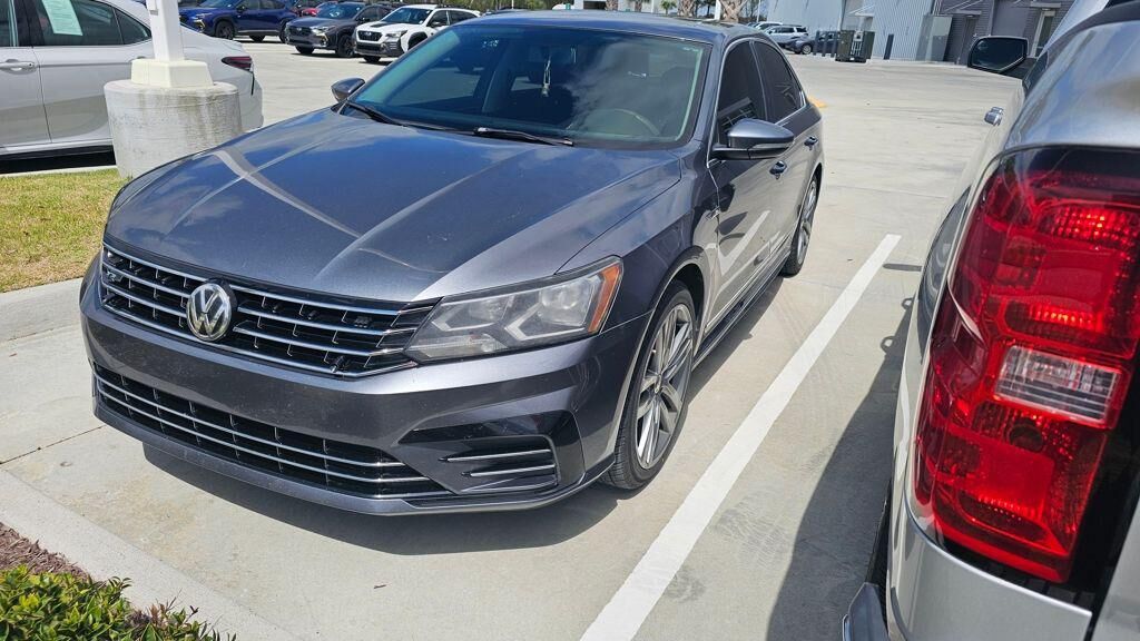 2017 VOLKSWAGEN Passat
