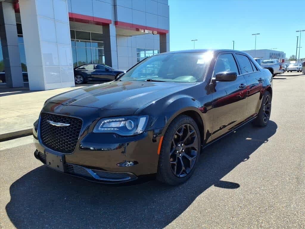 2019 CHRYSLER 300