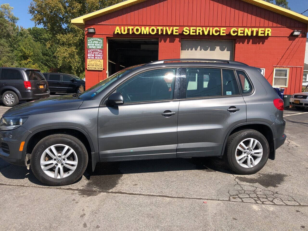 2015 VOLKSWAGEN Tiguan