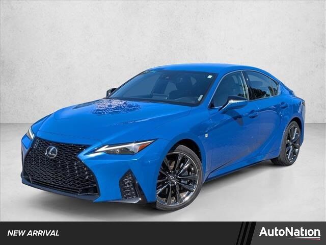2022 LEXUS IS