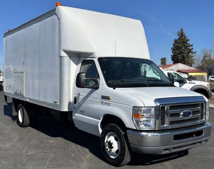 2015 FORD E-450
